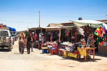 Feirinha de artesanatos em Colchani.